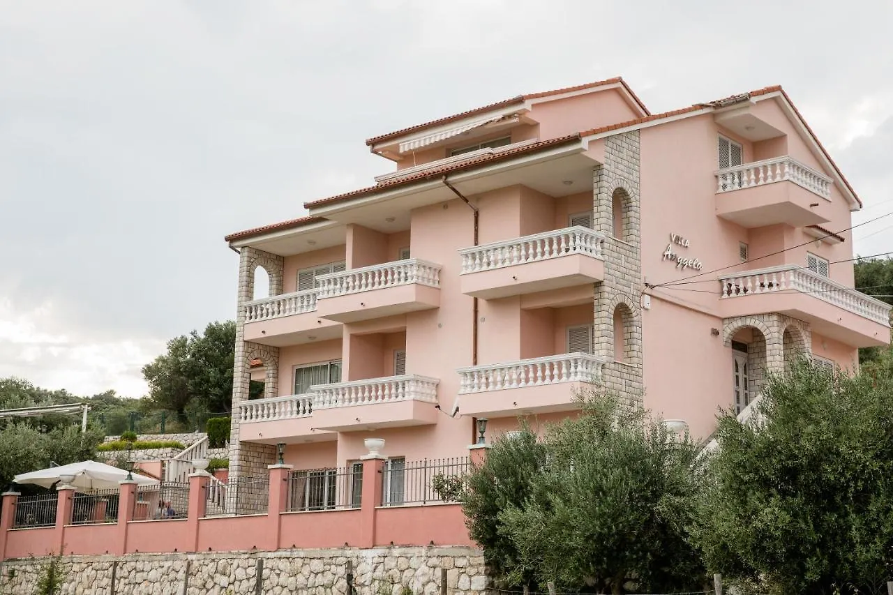 Villa Anggela Supetarska Draga 4*,