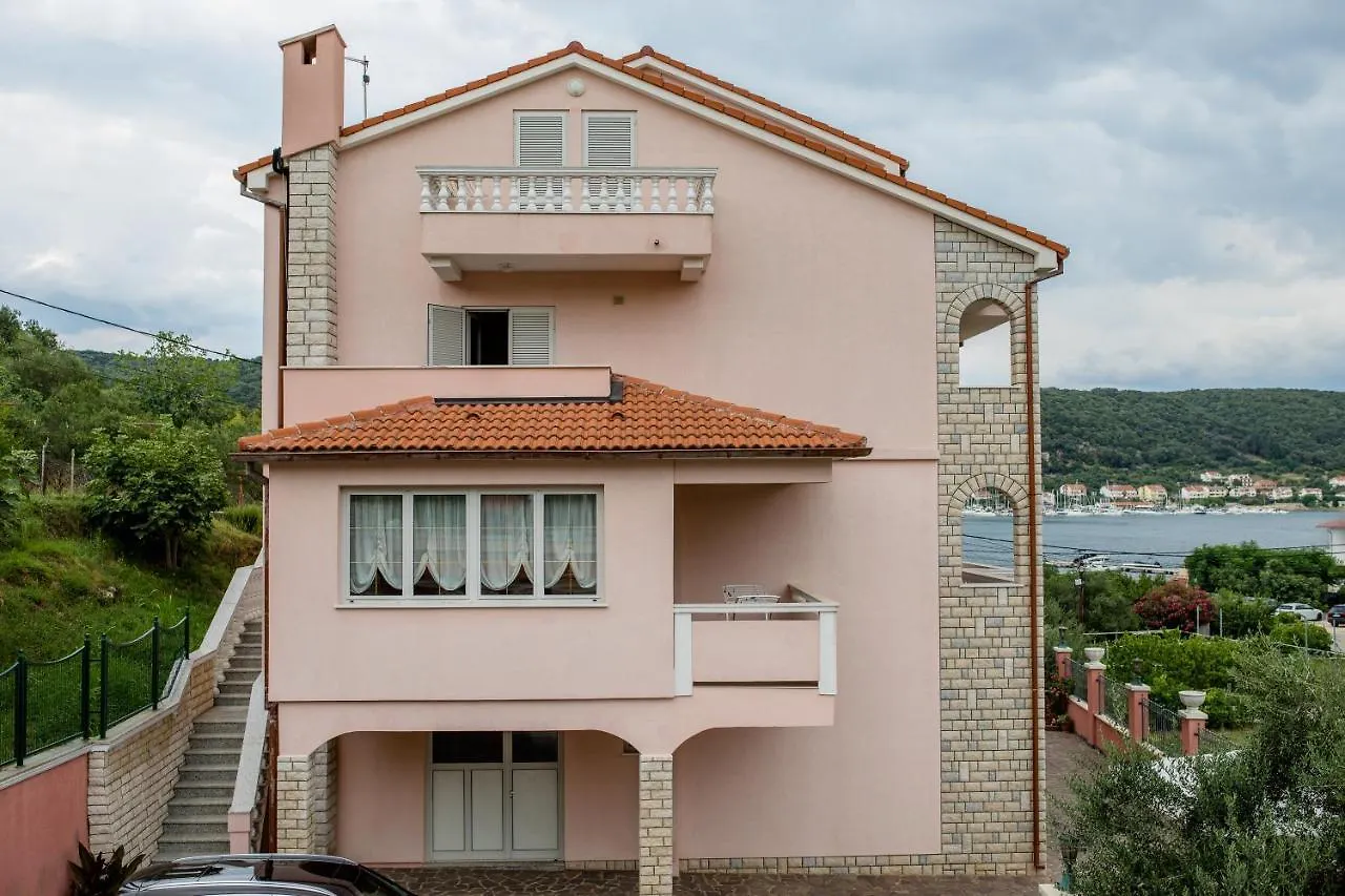 Guest house Villa Anggela Supetarska Draga