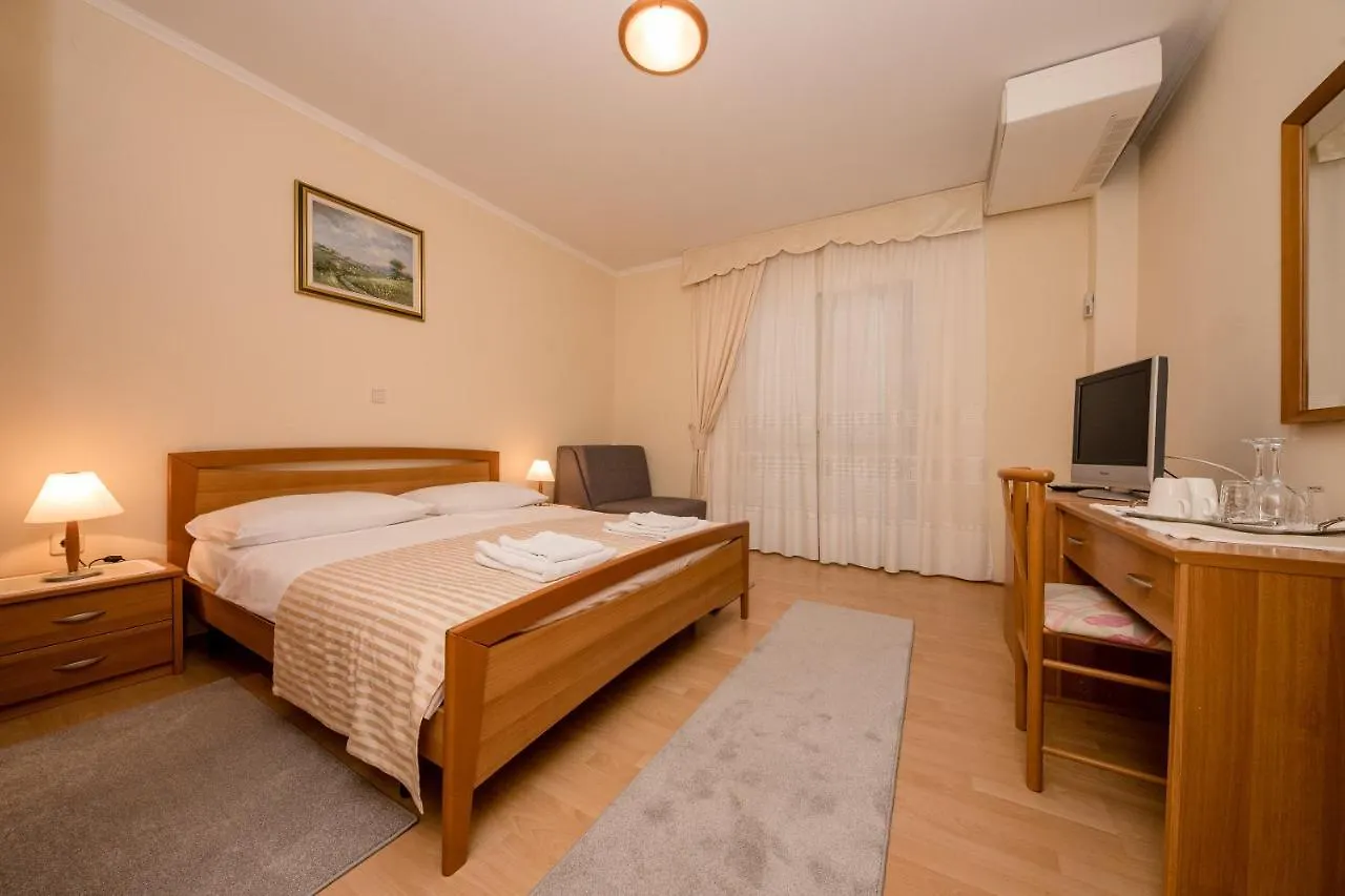 Villa Anggela Supetarska Draga Guest house