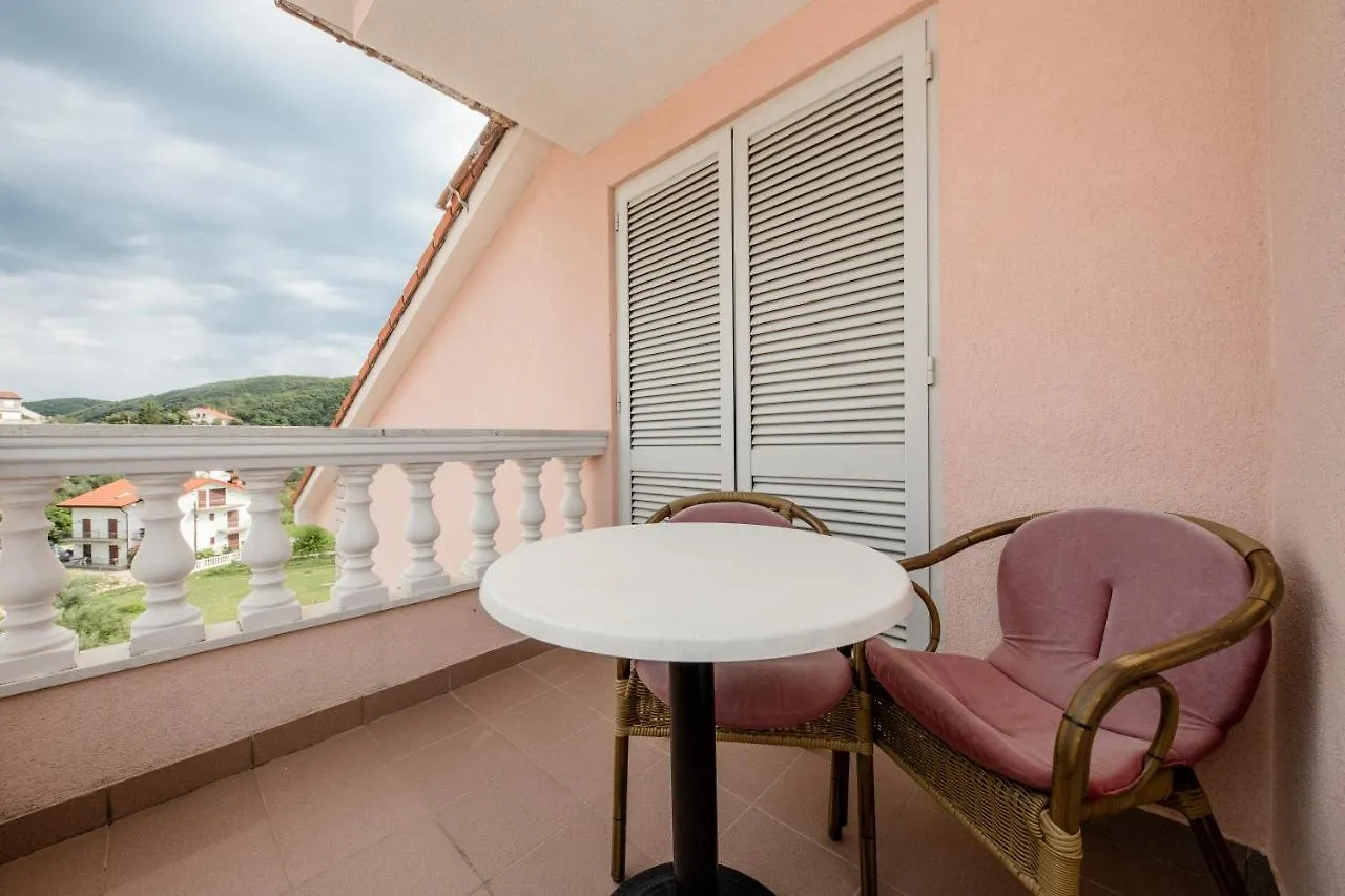 Villa Anggela Supetarska Draga Guest house