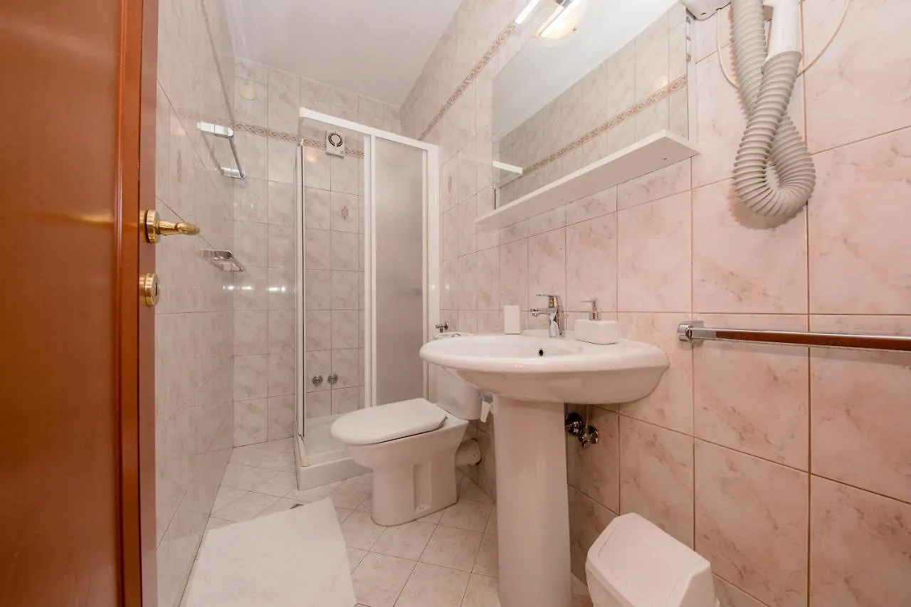 Guest house Villa Anggela Supetarska Draga