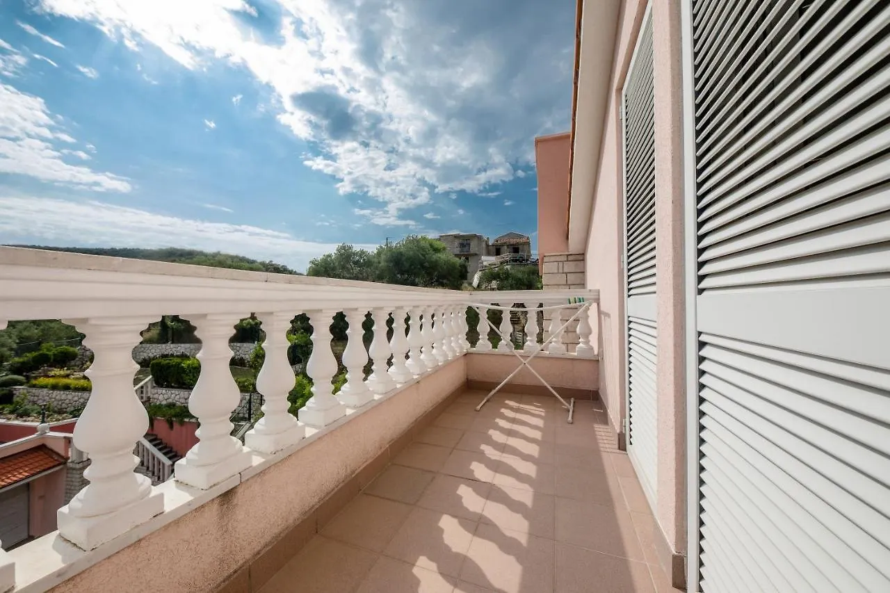**** Guest house Villa Anggela Supetarska Draga Croatia