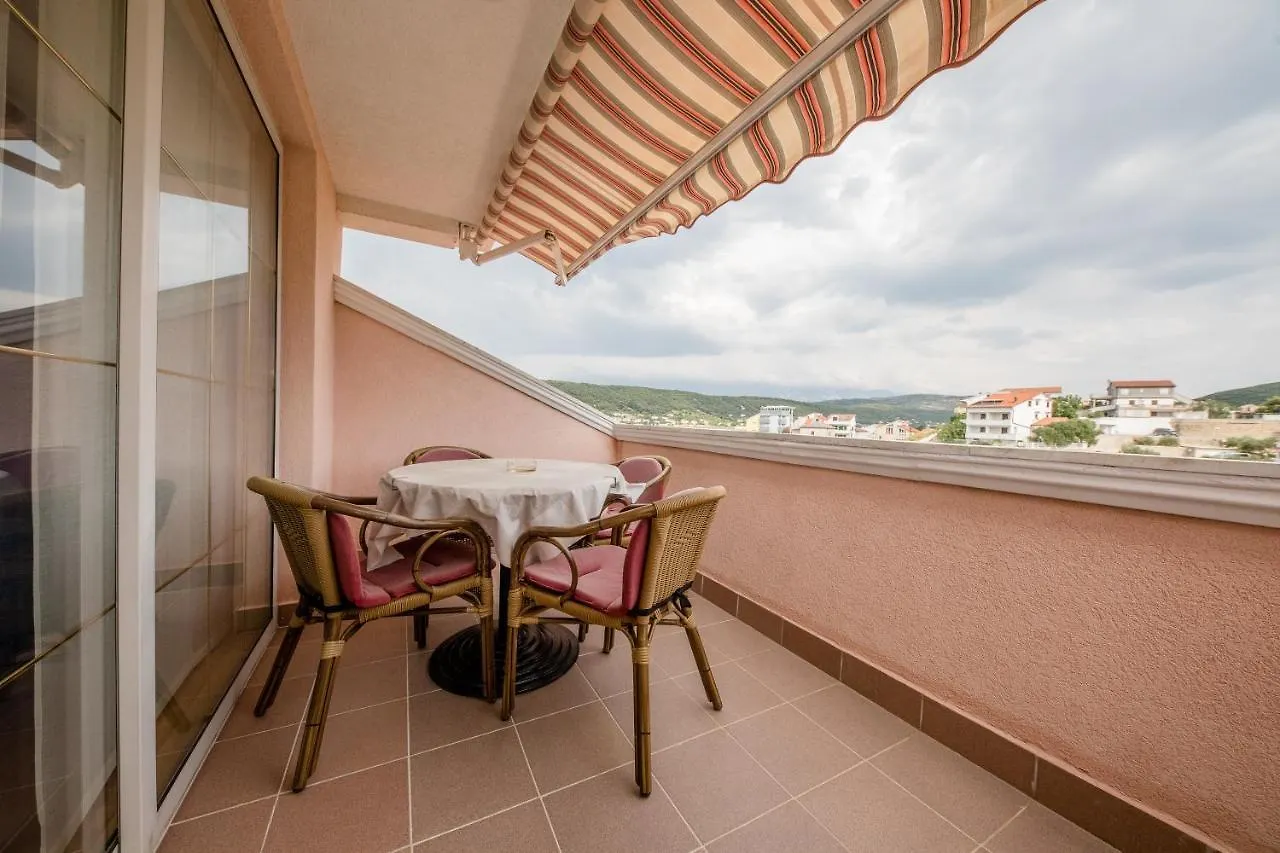 Villa Anggela Supetarska Draga 4*,