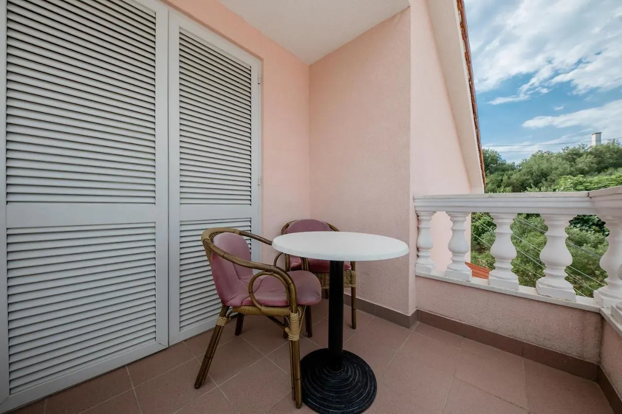 Guest house Villa Anggela Supetarska Draga