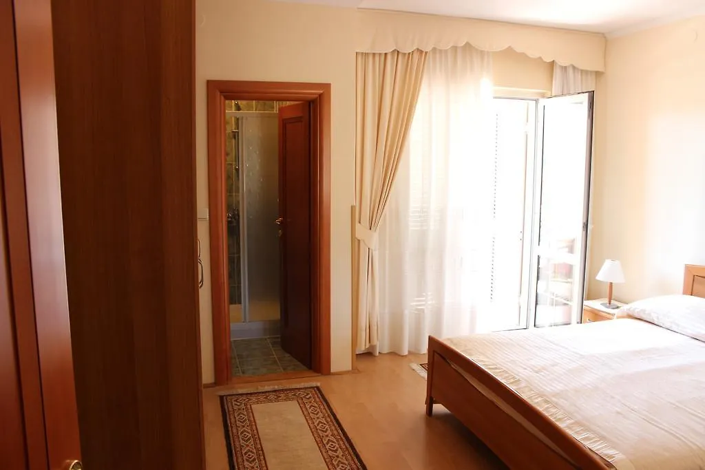 Villa Anggela Supetarska Draga